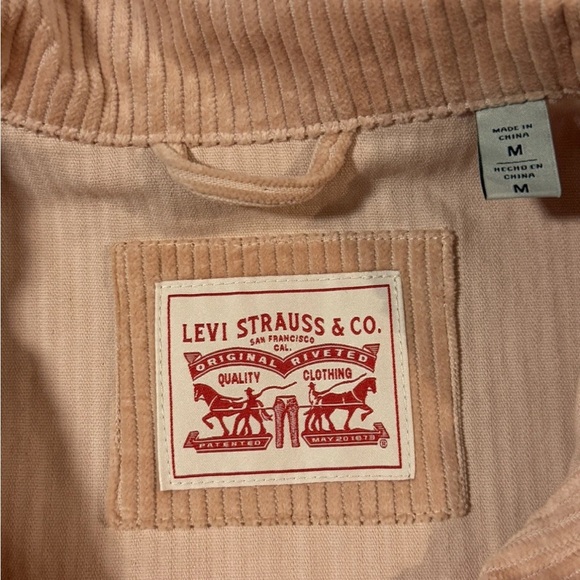 Levi's Women's Cotton Corduroy Oversized over shirt -medium Coral - Picture 5 of 5